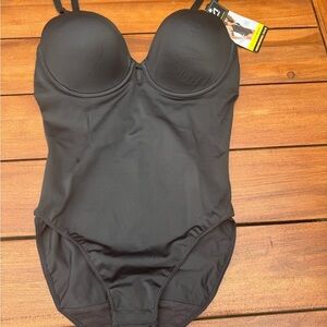 Maidenform Women's Extra Firm Control All In One Bodysuit Black ,  NWT